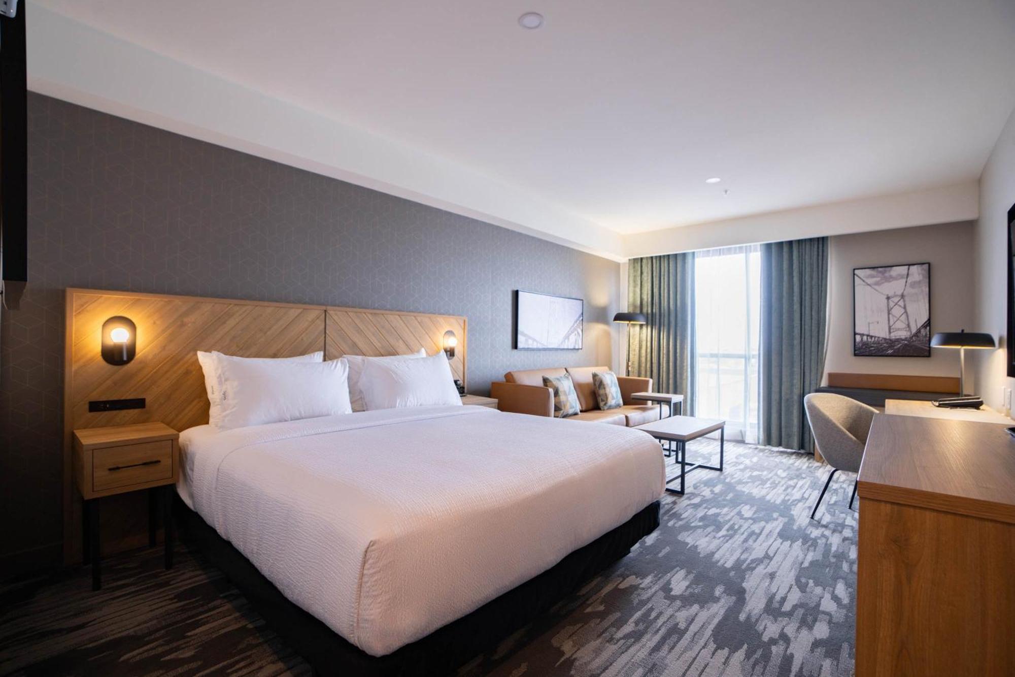 Sandman Signature Dartmouth Hotel & Suites Bagian luar foto