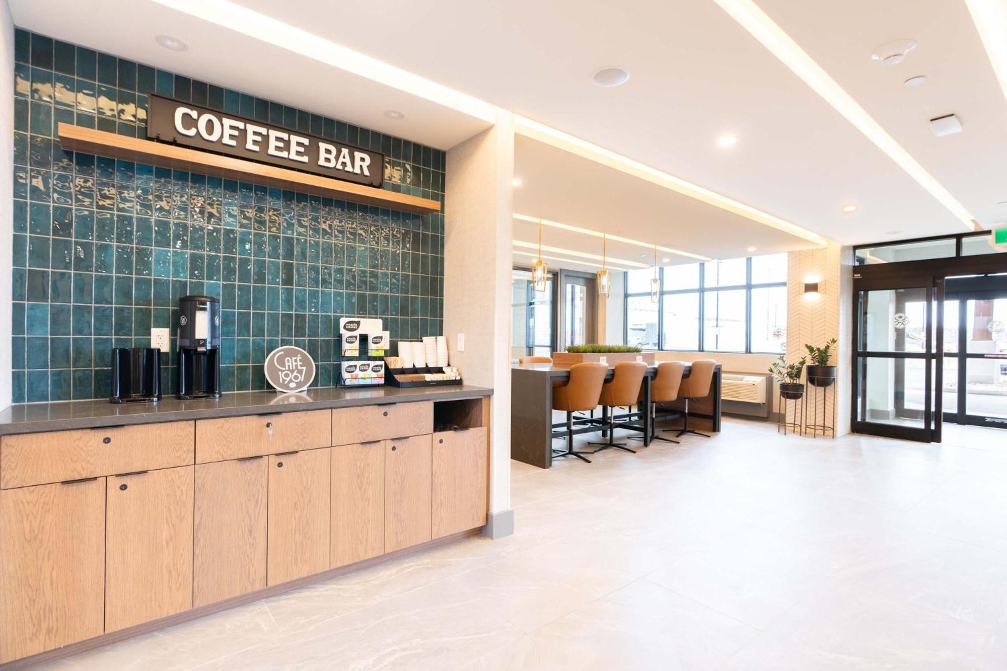 Sandman Signature Dartmouth Hotel & Suites Bagian luar foto