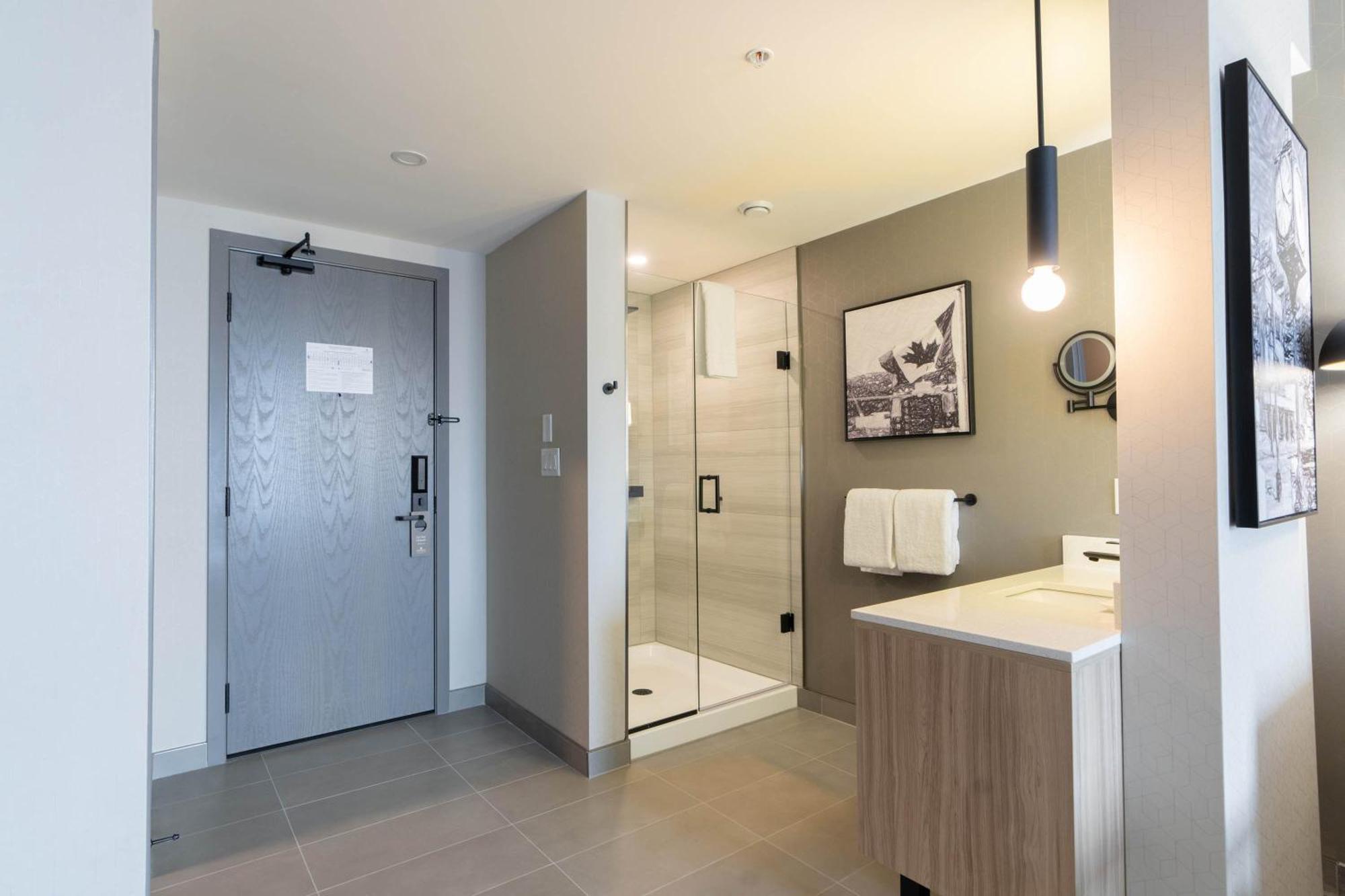 Sandman Signature Dartmouth Hotel & Suites Bagian luar foto
