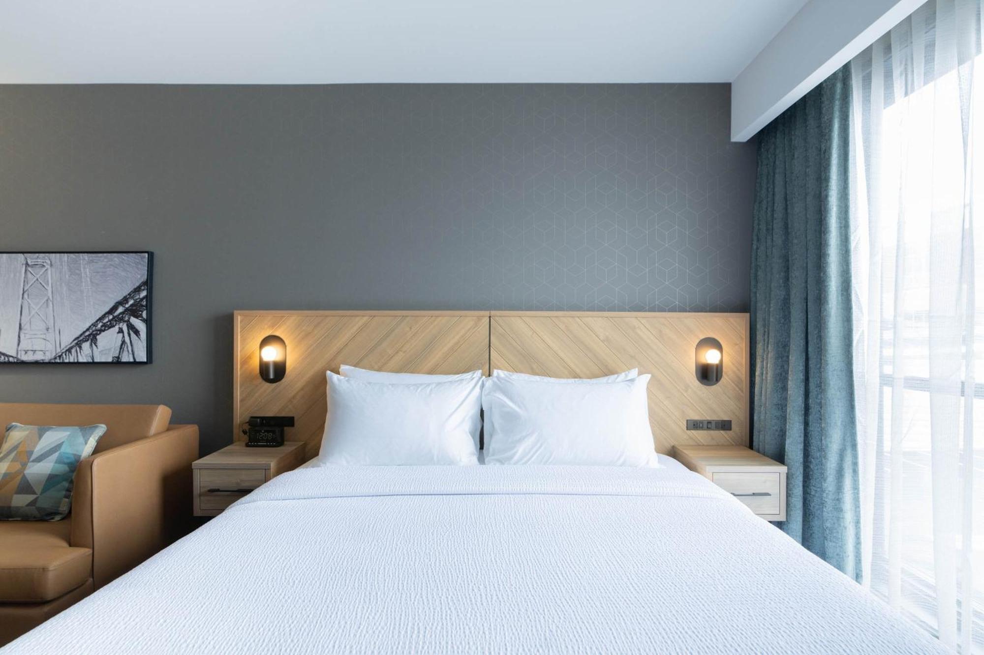 Sandman Signature Dartmouth Hotel & Suites Bagian luar foto