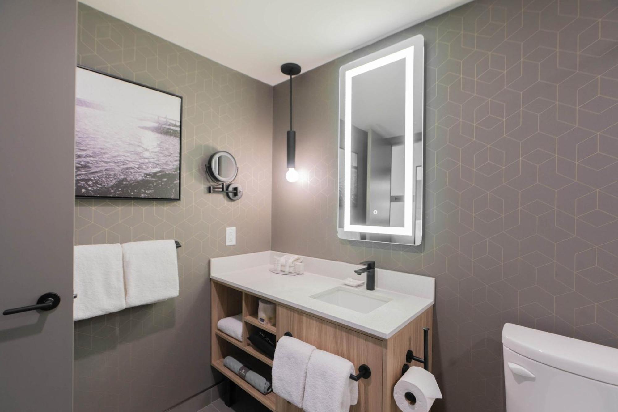 Sandman Signature Dartmouth Hotel & Suites Bagian luar foto