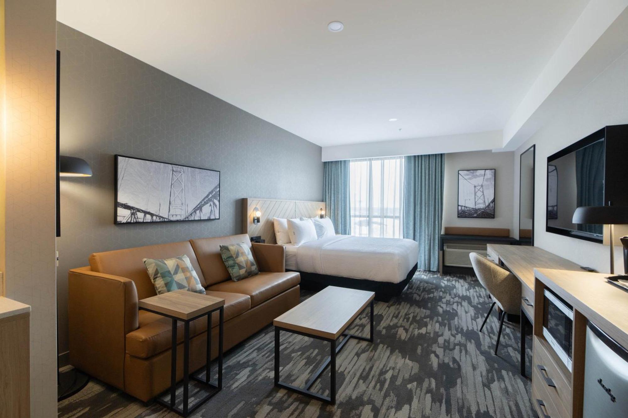 Sandman Signature Dartmouth Hotel & Suites Bagian luar foto