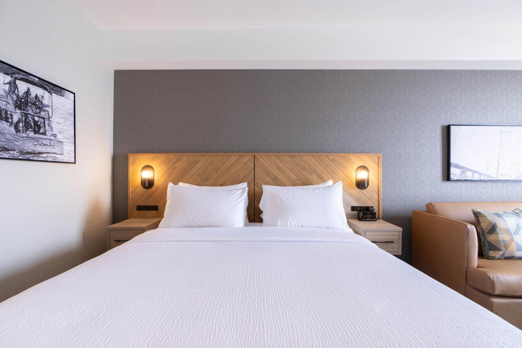 Sandman Signature Dartmouth Hotel & Suites Bagian luar foto