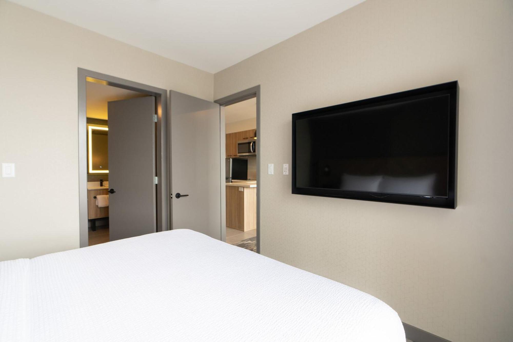 Sandman Signature Dartmouth Hotel & Suites Bagian luar foto