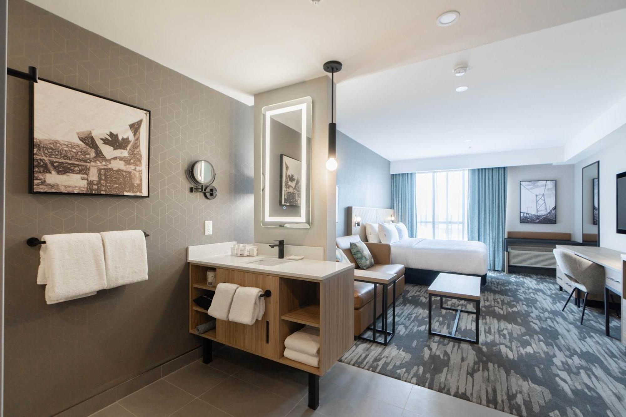 Sandman Signature Dartmouth Hotel & Suites Bagian luar foto