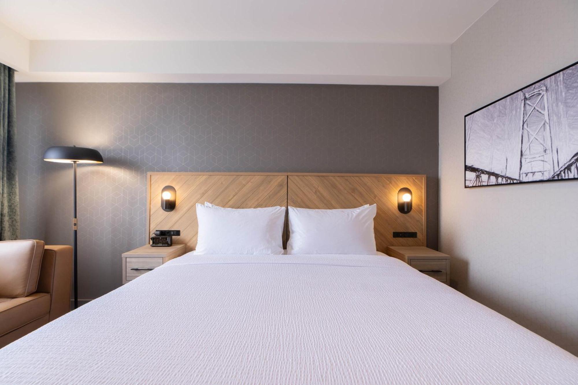 Sandman Signature Dartmouth Hotel & Suites Bagian luar foto