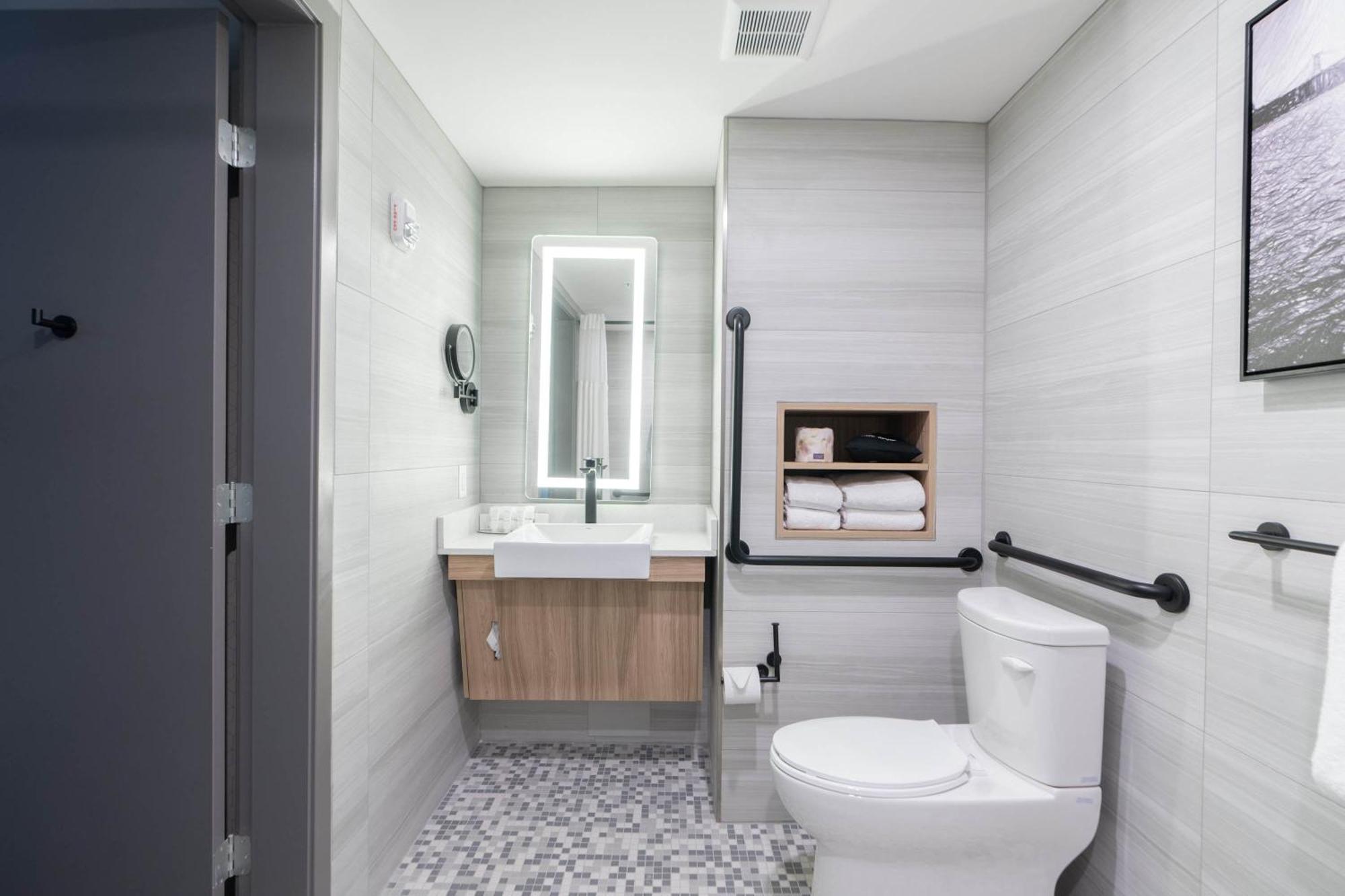 Sandman Signature Dartmouth Hotel & Suites Bagian luar foto