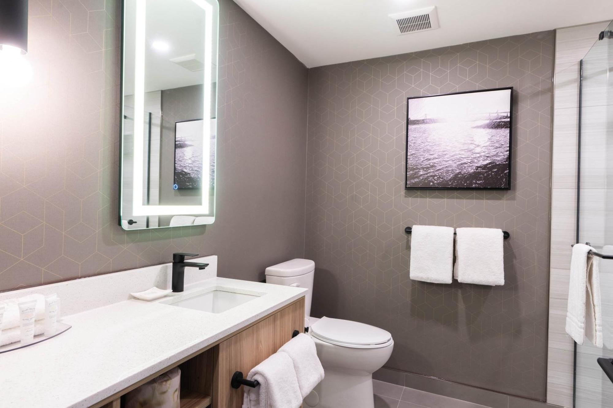 Sandman Signature Dartmouth Hotel & Suites Bagian luar foto