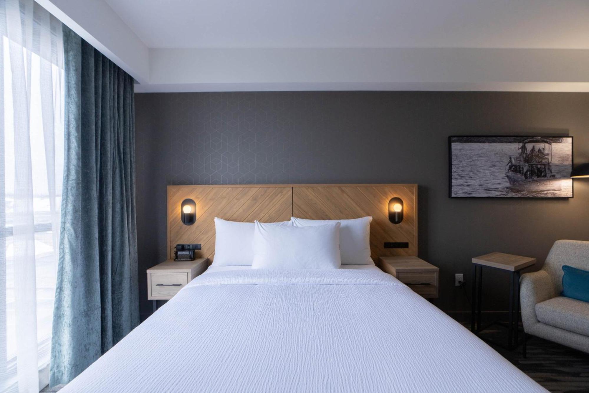 Sandman Signature Dartmouth Hotel & Suites Bagian luar foto