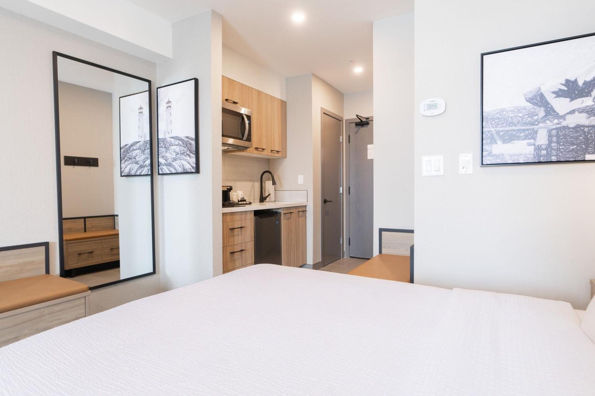 Sandman Signature Dartmouth Hotel & Suites Bagian luar foto
