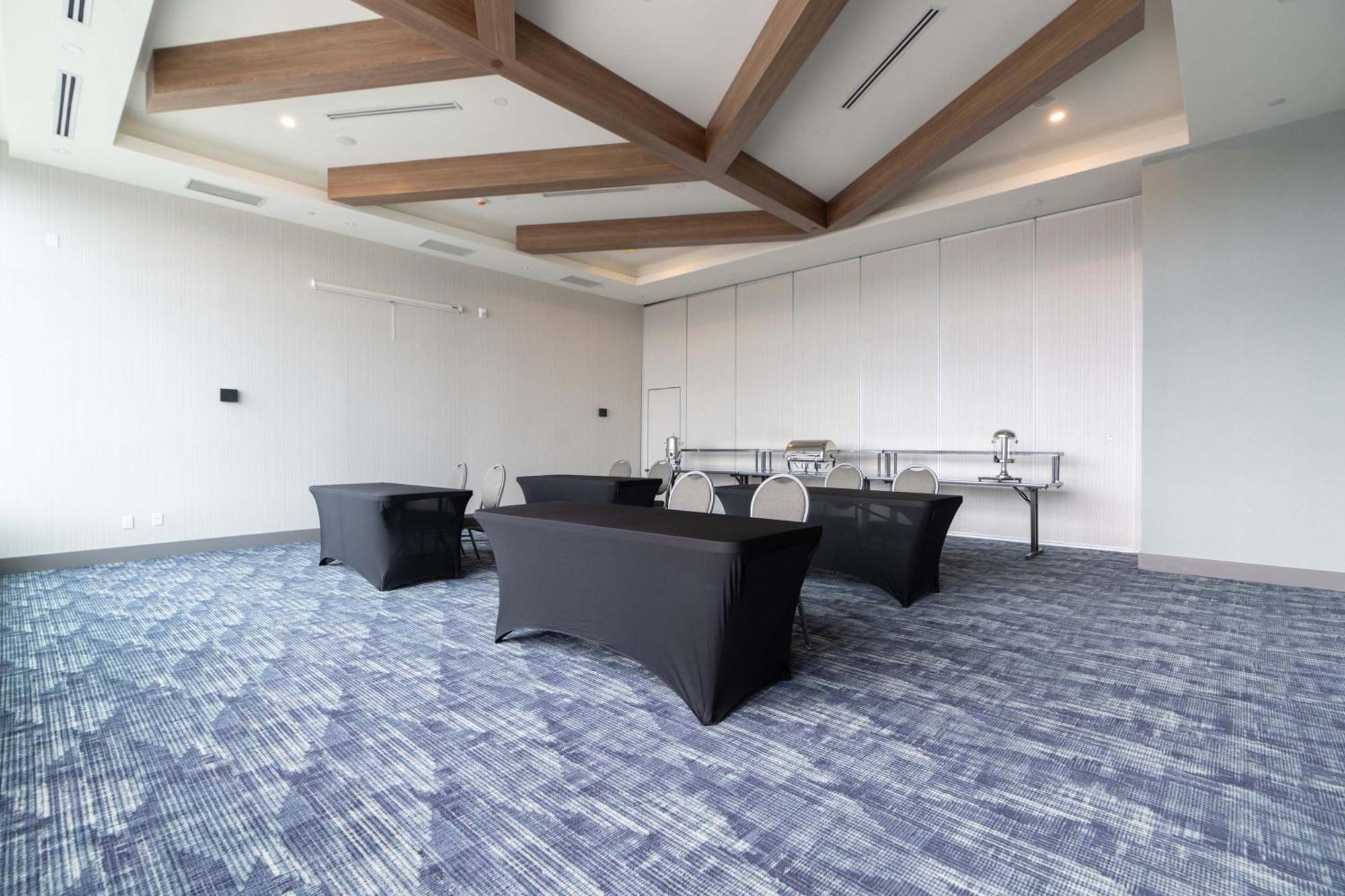 Sandman Signature Dartmouth Hotel & Suites Bagian luar foto