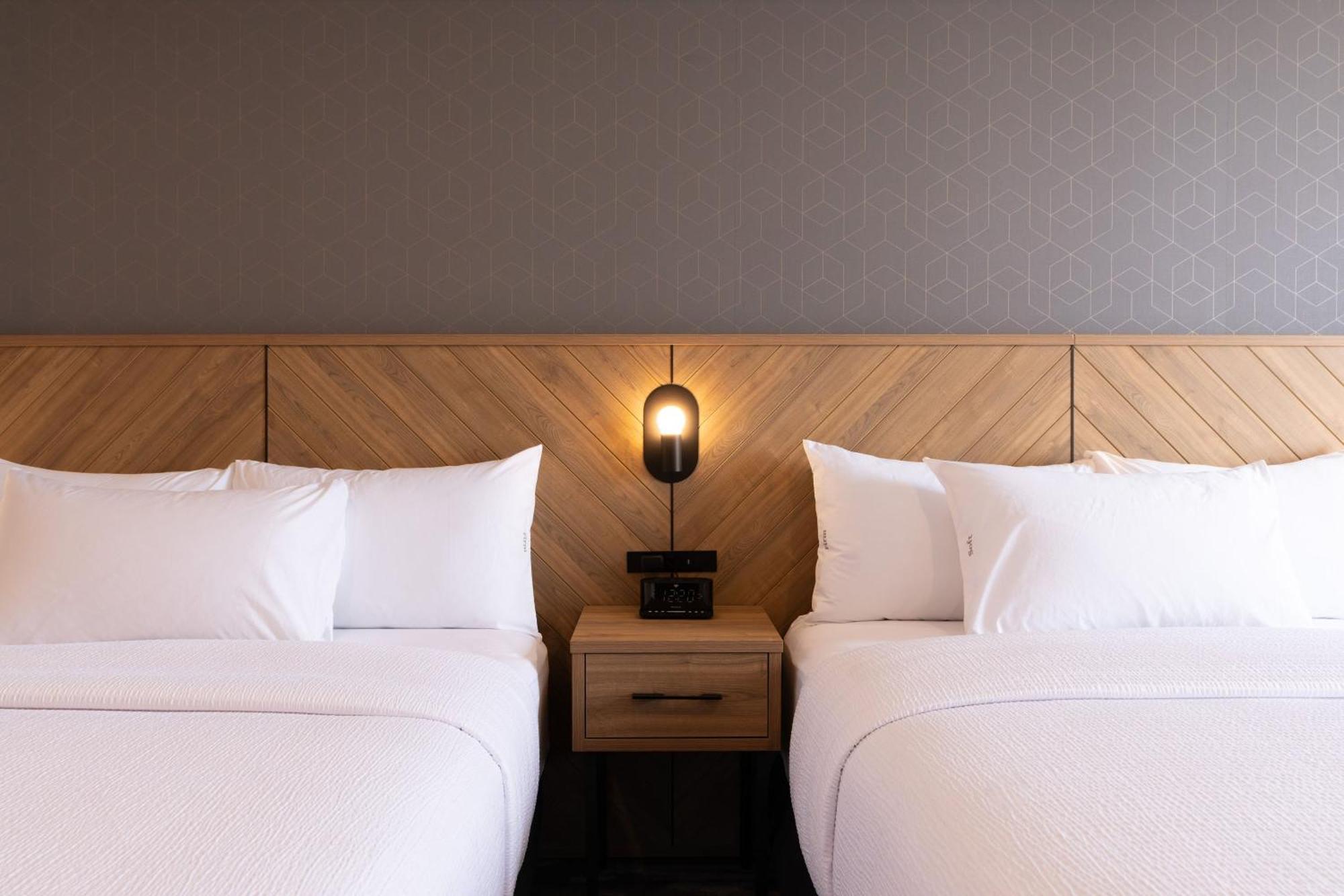 Sandman Signature Dartmouth Hotel & Suites Bagian luar foto